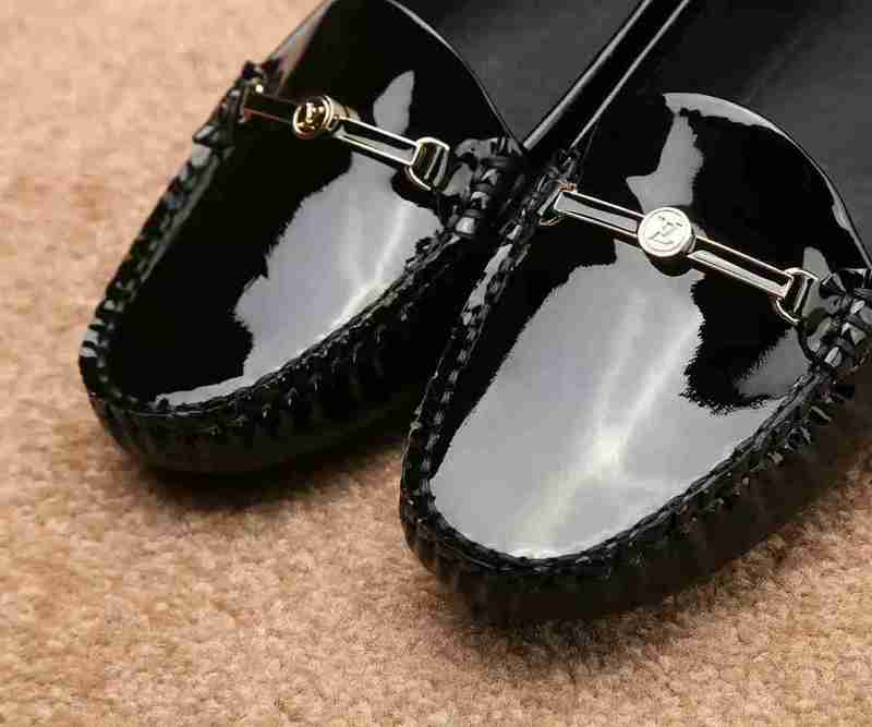 LV Loafers Women--024